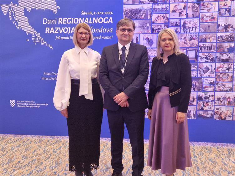 Slika /slike/Vijesti/Konferencije/20231207_175509.jpg