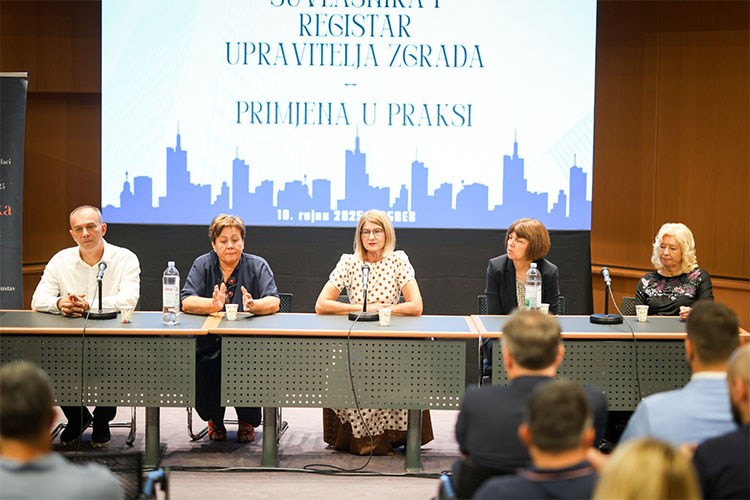 Slika /slike/Vijesti/RUZ_RZS/Rasprava_RUZ_RZS.jpg