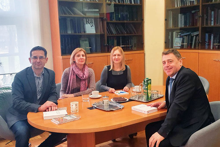 Slika /slike/Vijesti/sastanak1/Sastanak-zavod2.jpg