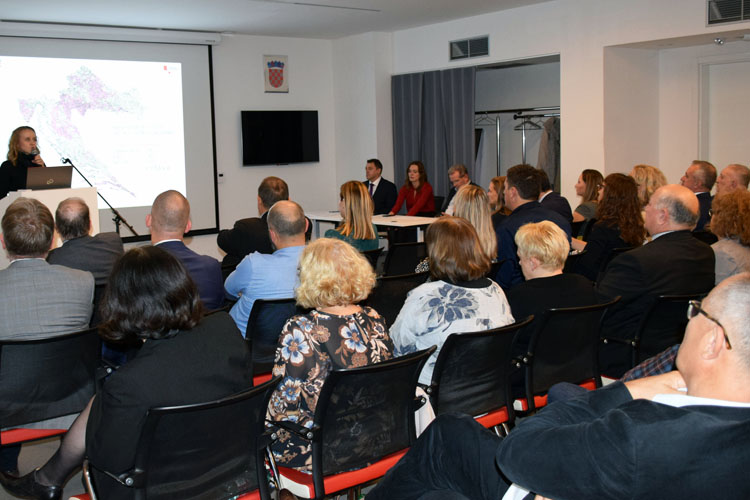 Slika /slike/Vijesti/sastanak1/Sastanak_voditelja6.jpg